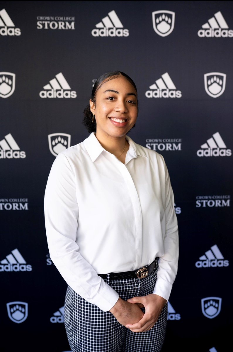 CrownWBB's tweet photo. #ThankfulThursday •• Coach Cam always brings the juice🧃 She is a light to all who know her and radiates joy in all she does💡 We are extremely grateful for all she does for our program 💜 https://t.co/j5Ravmbu9H