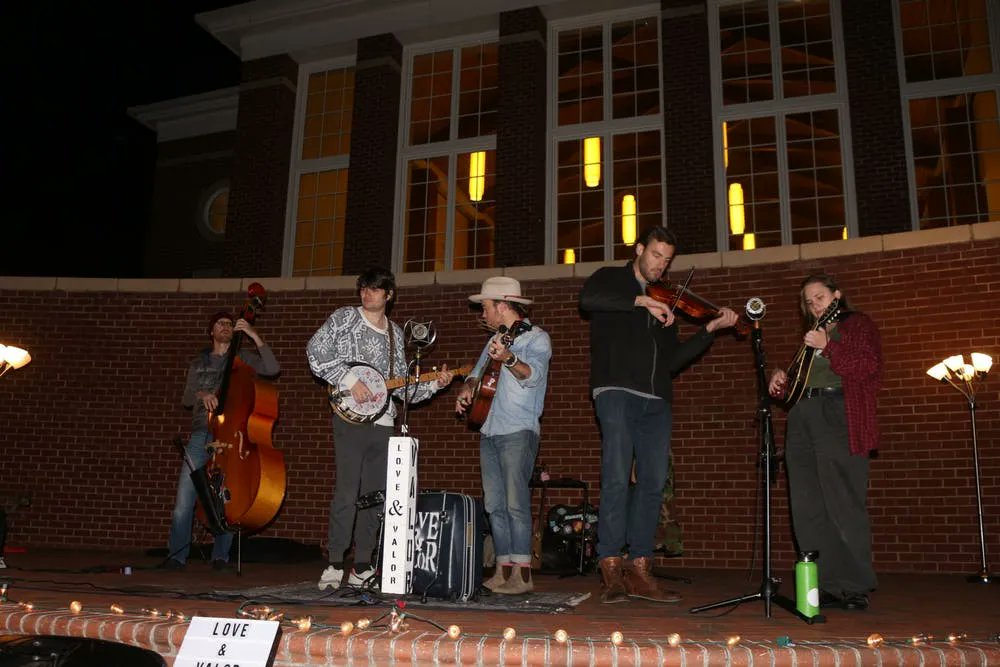 ElonNewsNetwork's tweet photo. BEST OF: Local Band–Best Of is an annual publication by Elon News Network that surveys the Elon community on their favorite dining, entertainment outlets, academics and more. This year, Love and Valor was voted Elon University's best Local Band.
https://t.co/DvOOUkCwOz https://t.co/iQXTg9FBIH