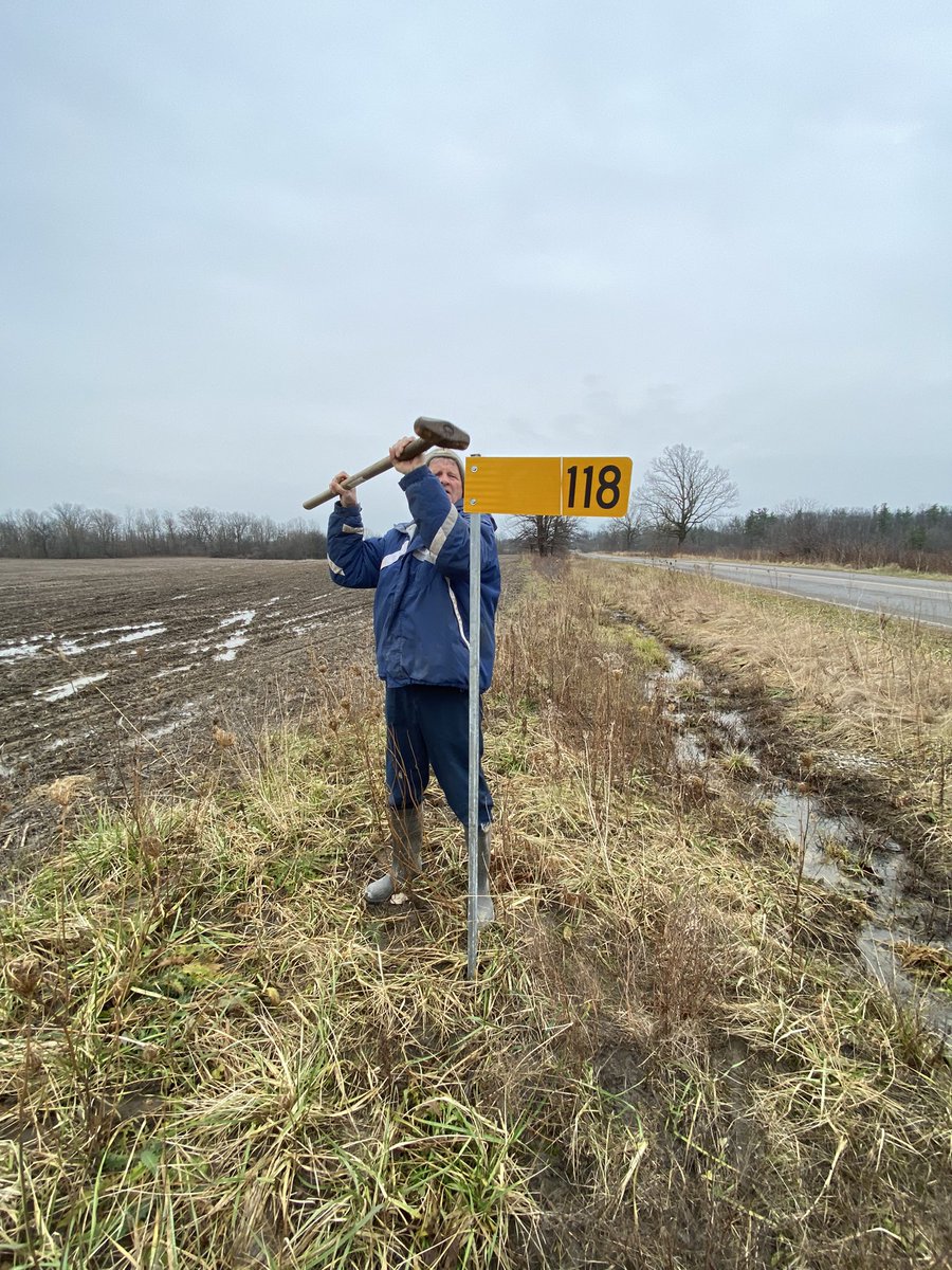 charhuitema4's tweet photo. My dad @HuitemaNick and I installed our Farm 911 project sign! #emilyproject More details here to get yours!: https://t.co/uh8aqsLLqH https://t.co/R44aQBYREU
