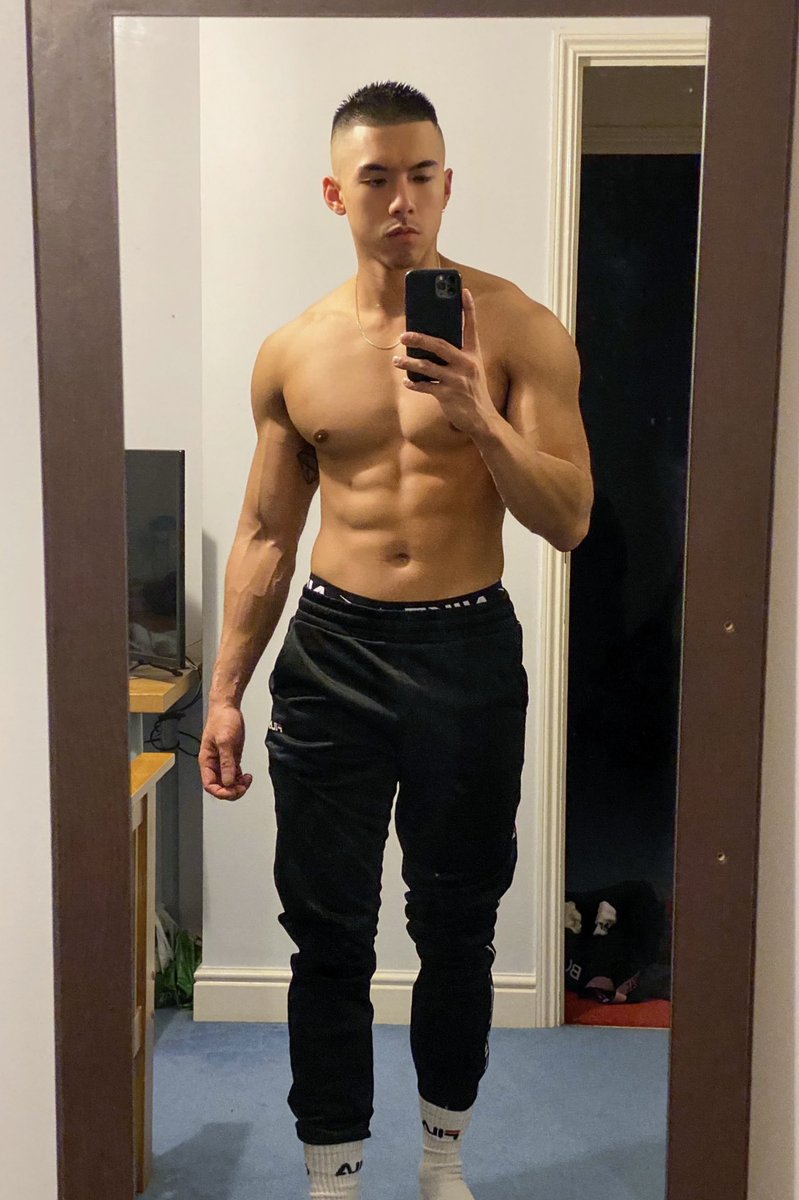 follow the lines to my pits 👅