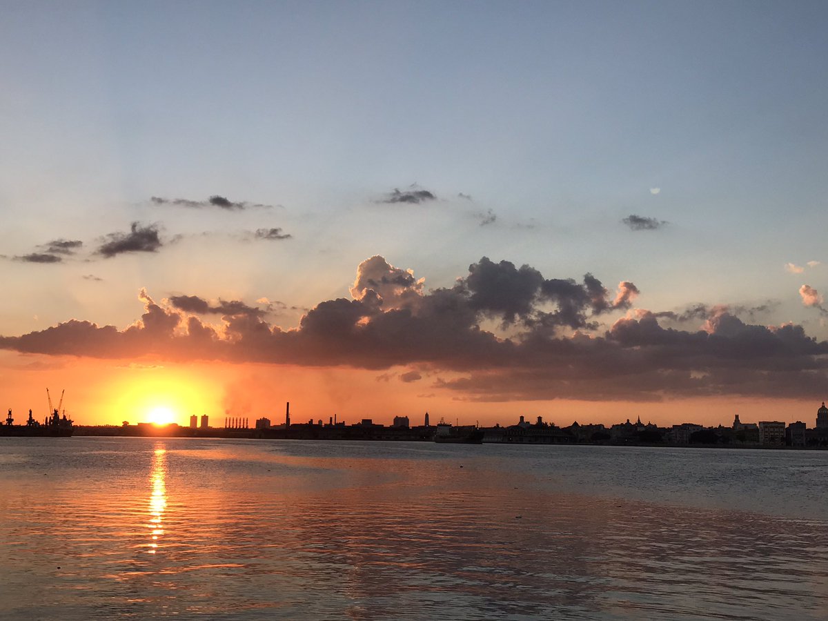 diaz_rive3's tweet photo. Díganme si no es la tierra más hermosa q ojos hiélanos han visto!
#CubaViveYCelebra 
#IzquierdaUnida 
#ResdTocororo
@CubanoAPie2 @CubanisimoBonne @CeliaMa67620261 @reyes_medinilla @Yadier94789608 @Ana_Hurtado86 @martinez_270115 @YusuamOrtega @elbasakura_lume07 @MaykellTwin https://t.co/szPwQLqMLl