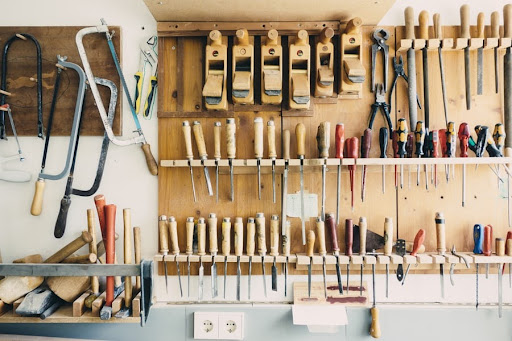 topreveal's tweet photo. Hand And Power Tool Maintenance Tips: How to Make Them Last Longer – Top Reveal https://t.co/u7x5jfUwCx https://t.co/sidNS9Yd1a