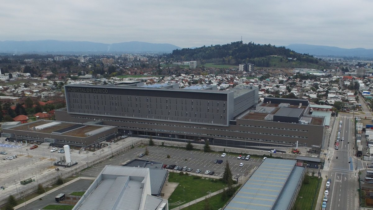 En Alto Hospicio, Quillota-Petorca y Curicó están tres de los cinco hospitales que <a href="/arquitecturamop/">Dirección de Arquitectura MOP Chile</a> terminó de construir en 2021.

En conjunto, significan casi mil nuevas camas y mejor cobertura hospitalaria para más de 800 mil personas.

Ver más: instagram.com/p/CYHqmB3FIPh/