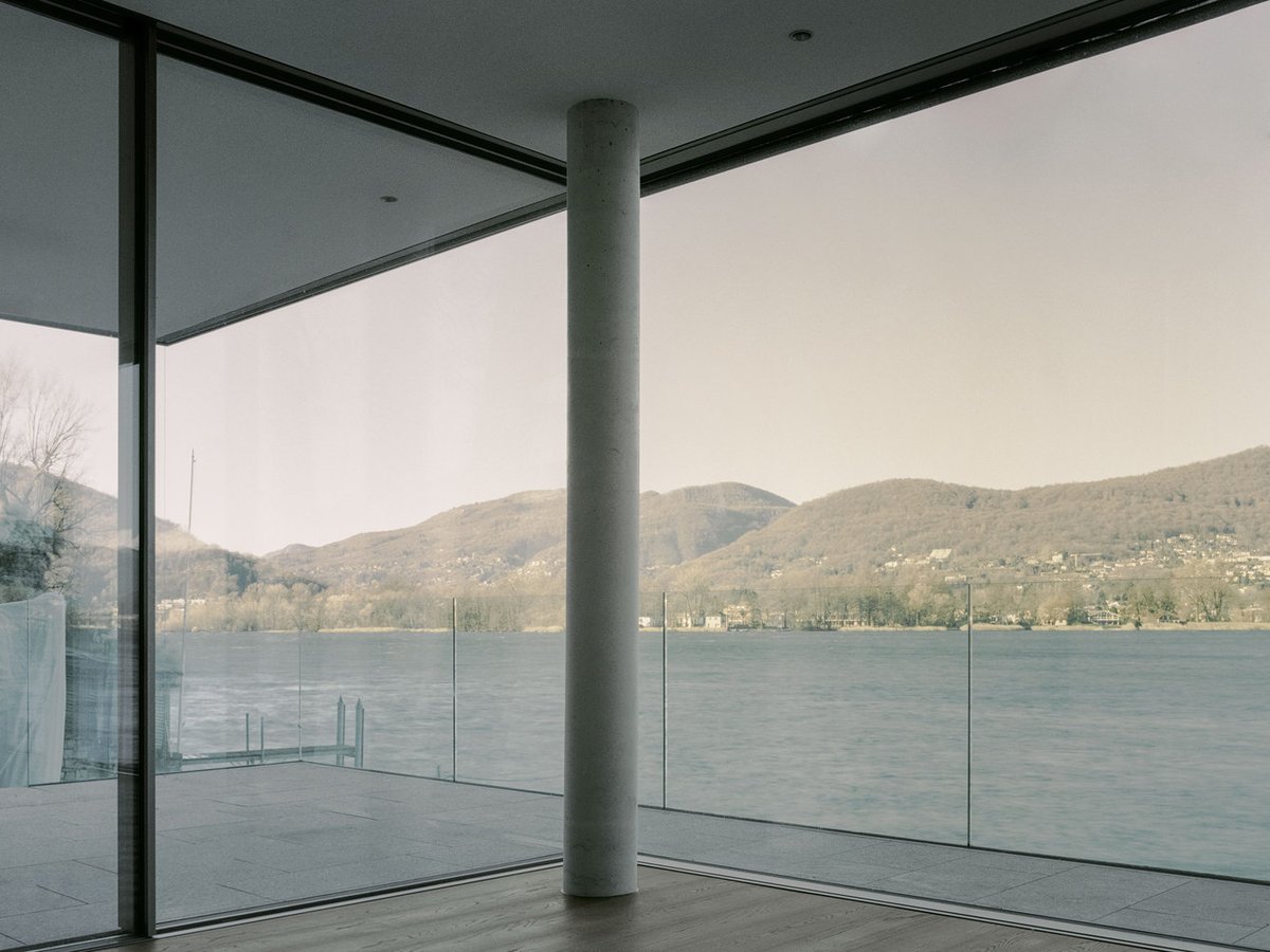 appletowertitle's tweet photo. From inside this #luxuryhome, the outdoors are never out of sight. #interiors  https://t.co/BhlDNIP7qH https://t.co/sqw9VB2WhO
