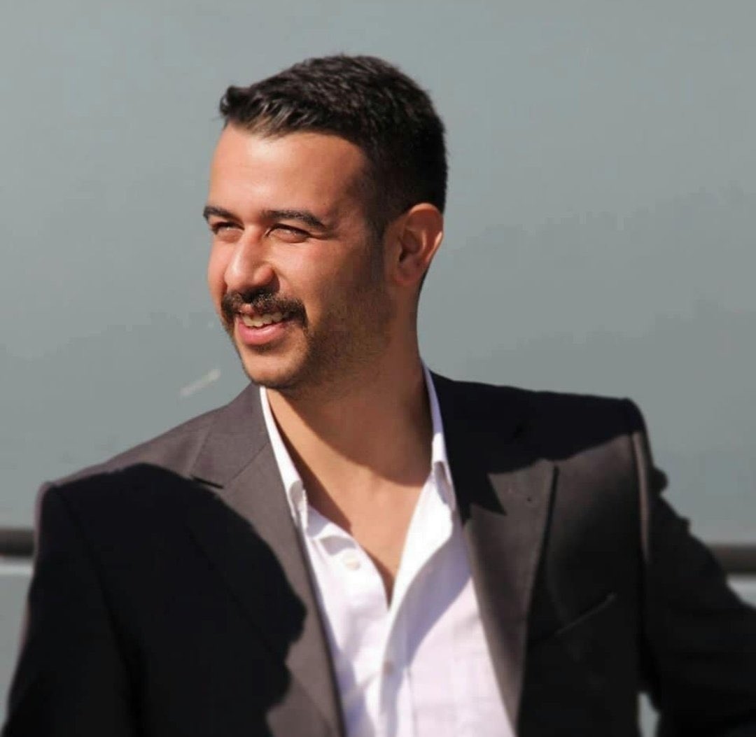 Tarih okurken tarih yazan yiğit
Saygı ve rahmetle...
#iyikidoğdunfırat 
#FıratYılmazCakıroğlu