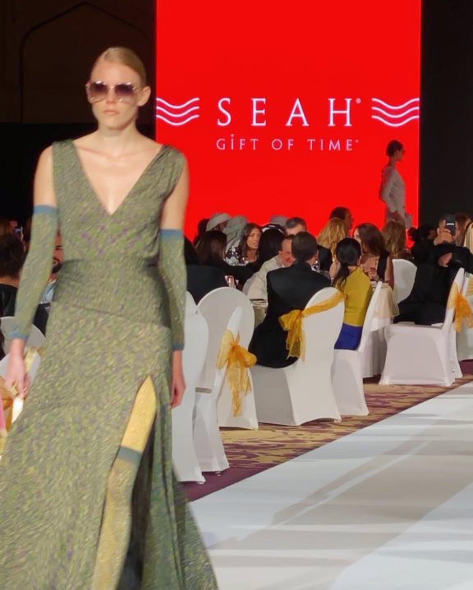 seahdesigns's tweet photo. https://t.co/cNC9UHnjXg β¨ #fashion #Dubai #seahdesigns #NewYear #astrology
@MEFashionWeek @_FashionCouncil Fashion Show: Jean Luca Amsler
πΈ: Miri Kala https://t.co/82iALy7YpJ