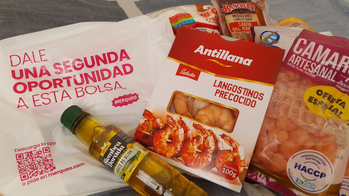 Arocavox's tweet photo. El almuerzo para este 31 de diciembre llegó a domicilio por @MerqueoCol, porque en #Villavicencio tenemos cobertura de #Merqueo.
Descargué la aplicación, seleccioné los productos, pagué en línea y hoy aterrizaron en casa. 😋
Jodaaa... ¿Qué me recomienda hacer @YulianTellez? https://t.co/A5UlaQGpaO