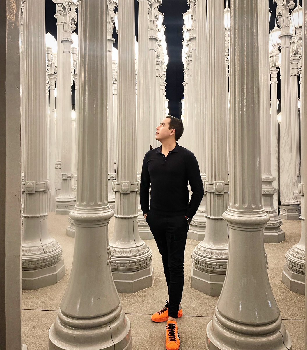 RicardoJuGa's tweet photo. Make a wish and blow out the candles ✨💆🏻‍♂️
#UrbanLights #LA https://t.co/S98igaEaM3