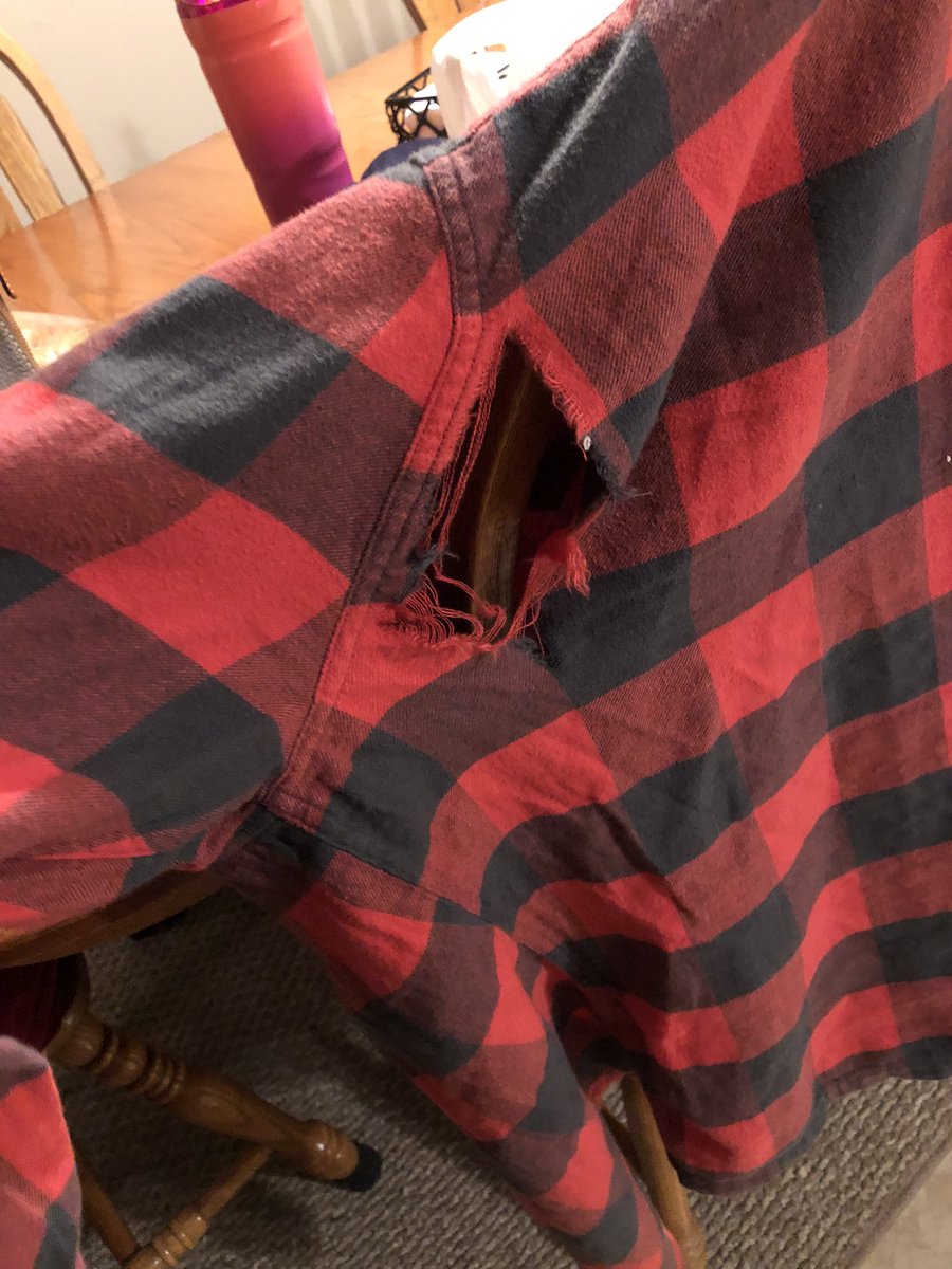 crochetchik's tweet photo. @HollisterCo @Abercrombie still haven’t heard anything from anyone about my refund.  No contact as I was told to have within 2 days if not earlier about how I get my refund from this defective shirt here let me show you https://t.co/S4MnghXjpH