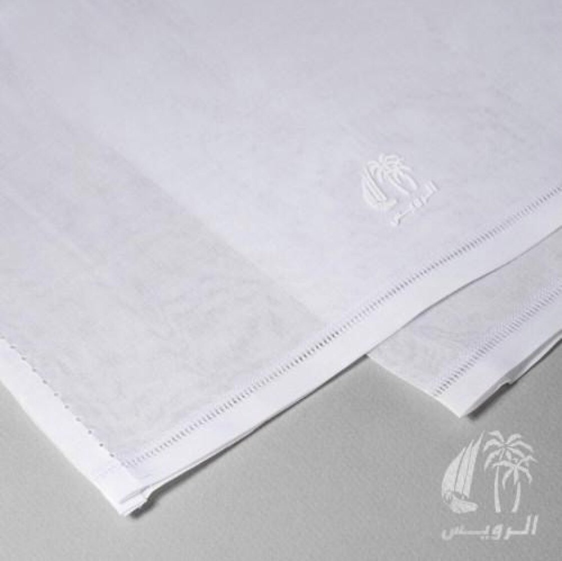 غترة الرويس القطرية الاصلية والمميزة خل طلتك هالسنة أنيقة وغير مع الرويس، تفضل في متجرنا الالكتروني أنيق وأطلب فقط ب ٤٩ ريال 🤍🖤 #غتر #غترة #شماغ #شماغ_دنهل #شماغ_شيفنشي #غترة_الرويس #الرويس #الرويس_القطرية