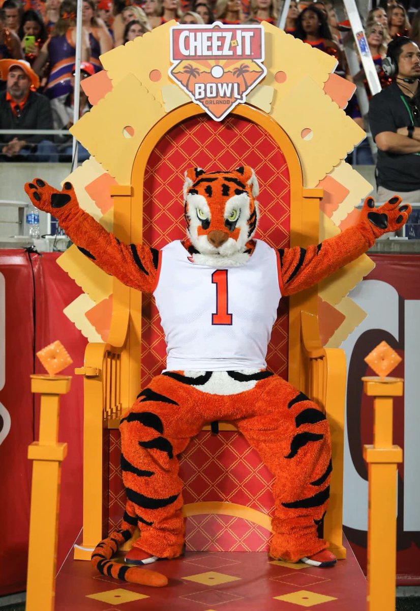 Clemson_4ever's tweet photo. @BarstoolClemson @BarstoolUofSC we are not the same. https://t.co/UOyfi6y4II