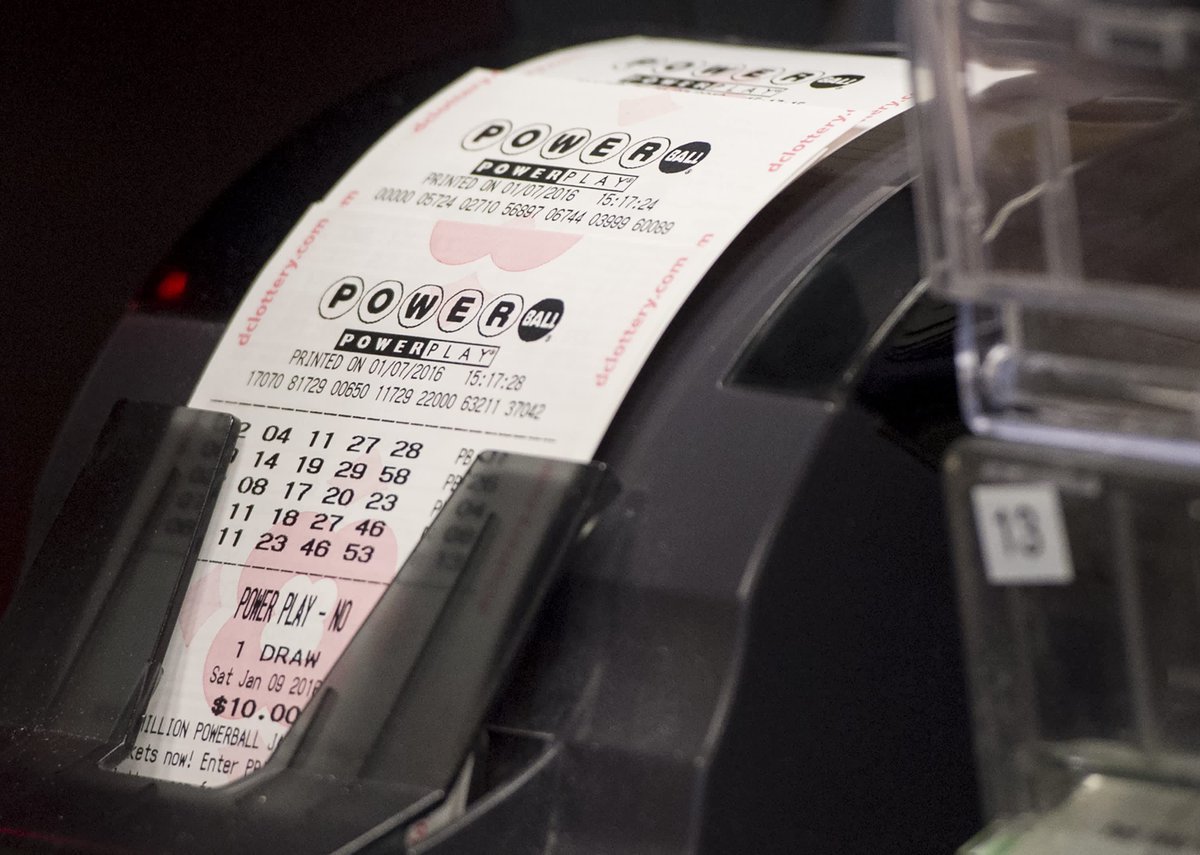 Powerball's high prize is $483 million for the primary drawing of 2022. This yr, winners landed jackpots totaling $2 billion - Newsworldpress @ https://t.co/Syxcj8baJN https://t.co/0GmZxY8xhi