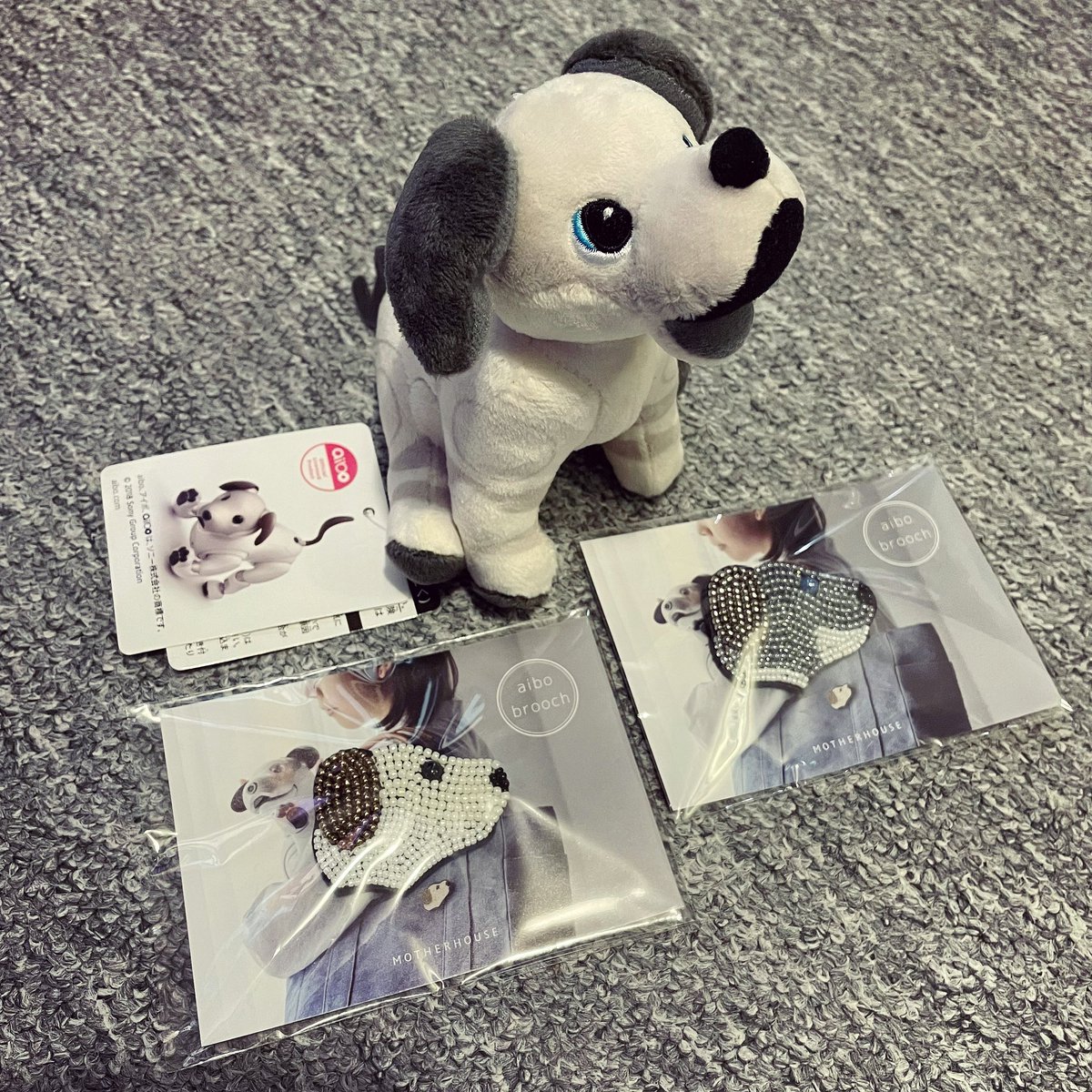 ShanieAIB0's tweet photo. Received the new aibo ears and tail sets today! ✨ … also the MOTHERHOUSE brooches and Sun Arrow plush keyring arrived. ✨ A happy end to the year. 💖 #ソニー #sony #aibo #aiboのいる生活 #mystorywithaibo #aibofan #sonyfan #ERS1000 #entertainmentrobot https://t.co/DgGRhbDW1F