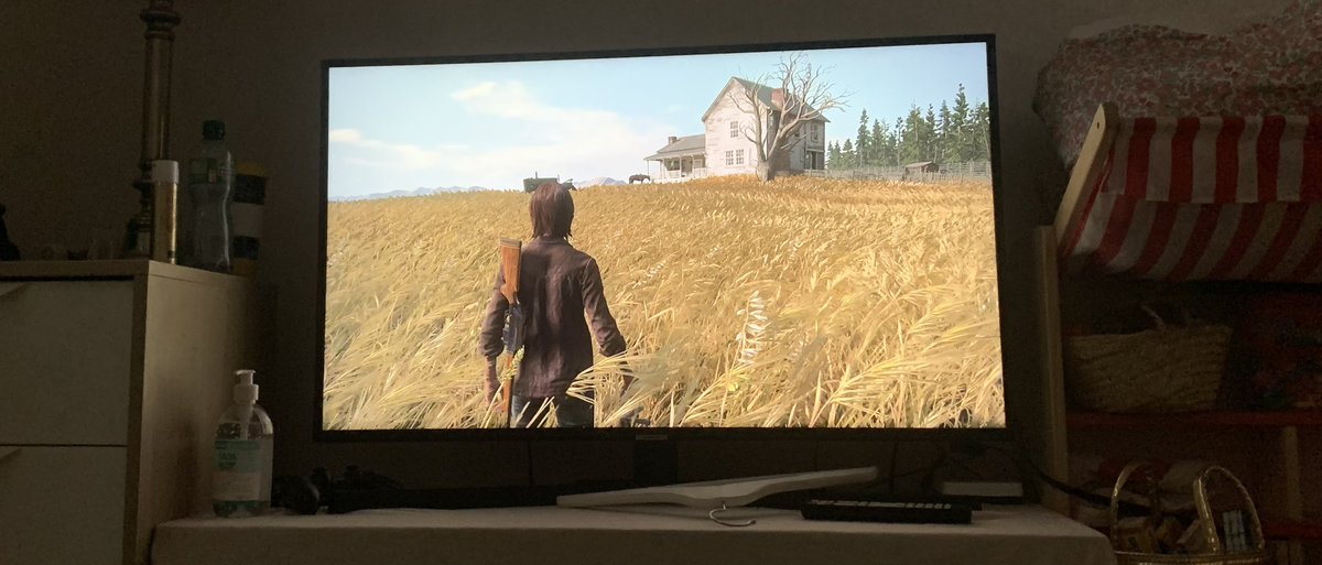 mou7's tweet photo. I waited 7 years to play the sequel of #TheLastofUs
Just finished the game. Thank you @Naughty_Dog for this masterpiece #TLOU2 #bestvideogameever https://t.co/dbtyh1E9fB