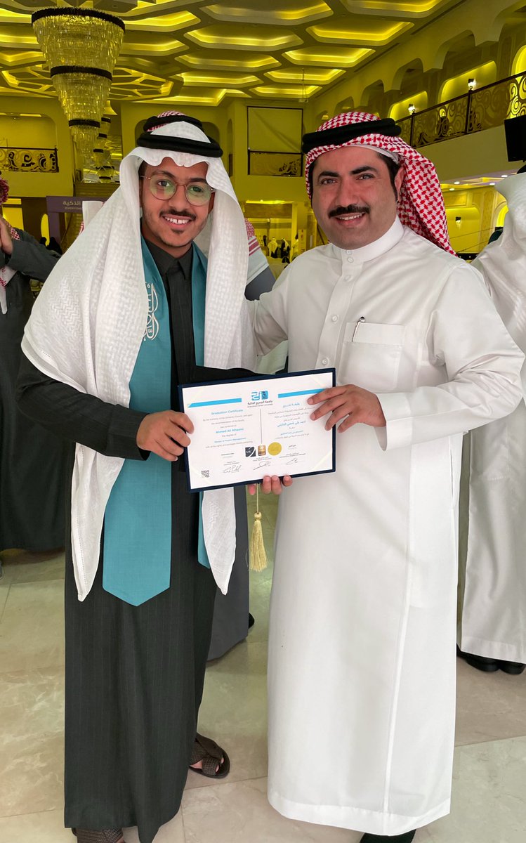 7M3TO's tweet photo. بفضل من الله ورضوانه أختتم سنة 2021 بتخرجي من مرحلة الماجستير المهني بتخصص " إدارة مشاريع " من جامعة @ESU_University مع مرتبة الشرف الثانية 
 شكراً @PMPTrainer79  
♥️🌹🎁♥️ https://t.co/PDA4rhpKAV