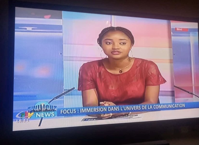 Audrey_Belum's tweet photo. #top4of2021
Donc… les 04 réalisations professionnelles qui m’ont le plus marquées : 
- J’ai modéré un événement
- 1er passage dans un média télévisé 
- Organisation du concept événementiel FOCUS
- J’ai eu l’opportunité de passer à Canal+

Ah oui, j’ai eu une promotion aussi. 🤧 https://t.co/m1kvpuN9vx