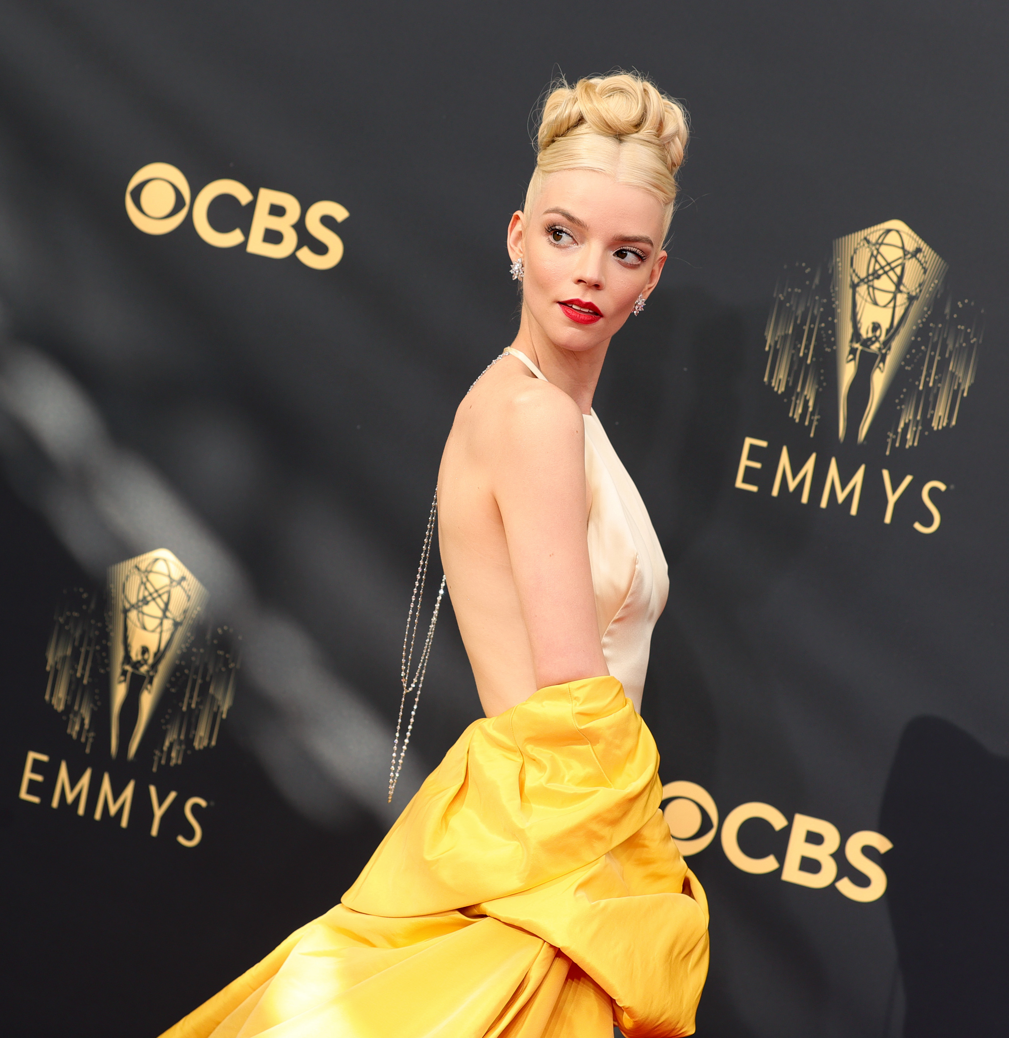 Anya Taylor Joy Emmys 2021 Fashion: Dior Haute Couture – The Hollywood  Reporter