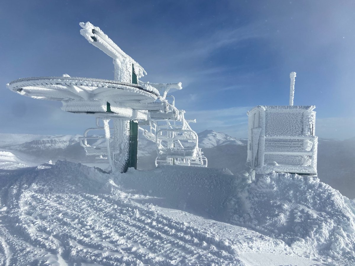 KWconditions's tweet photo. 12:45 | Lift Update
Chairs 2 &amp; 3 are ready and open! Chair 4 may not open today but in case you were wondering why, here's a glimpse of what Mtn. Ops. has been up against! #OneTeamOneDream https://t.co/ChDNpDLHV8
