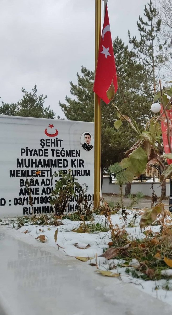 " Al Bayrağa Kan Veren, 
Cennet Vatana Can Veren Yiğit..

#muhammedkır #Şehitmuhammedkır