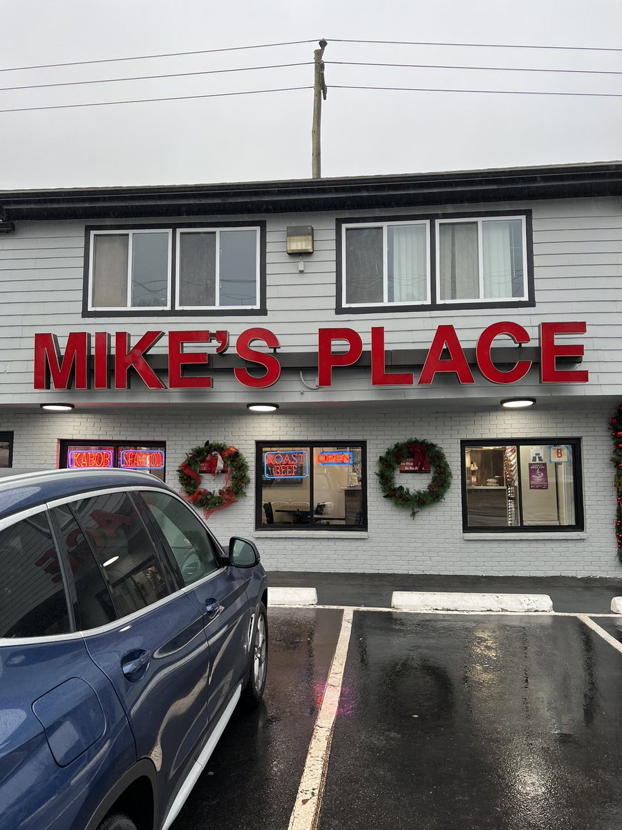 ScottIsaacs's tweet photo. Thanks to the great @celticspa I landed at Mike’s Place in Saugus. Nice people, good beef to sauce ratio. Insane amount of fries for a small. If Harrison’s is my 10, this is a solid 8. Would come back. #beefreview #northshorebeef @LynchieWCVB https://t.co/l3aQk8kXub