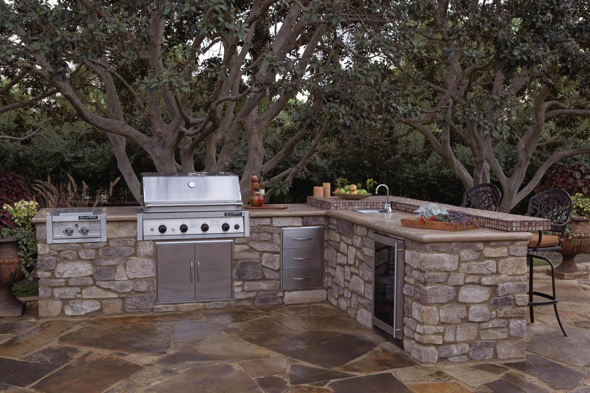 New Signature Kitchens and Outdoor Cabinets lines by outdoor products manufacturer Kindred Outdoors and Surrounds can transform a backyard into an outdoor kitchen in just one day: loom.ly/nPIR9eM