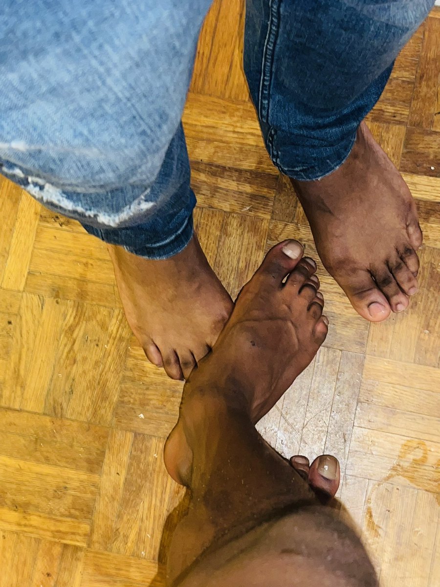 FootMaster718's tweet photo. Toes &amp; Bros.. 🦶🏾HMU for exclusive content &amp; custom vids. IG: @FootMaster718  @BIGTHUGFEET 
IG: $dsomeone311 https://t.co/qG2O8fMjaq
