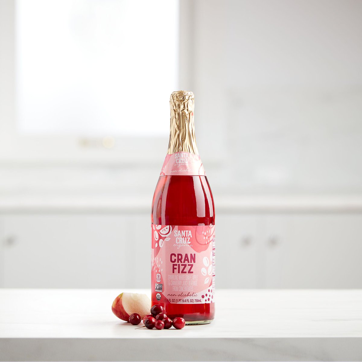 Toast the new year with Santa Cruz Organic Cran Fizz, a deliciously light, sparkling cranberry mocktail. Cheers! spr.ly/6017JasyR