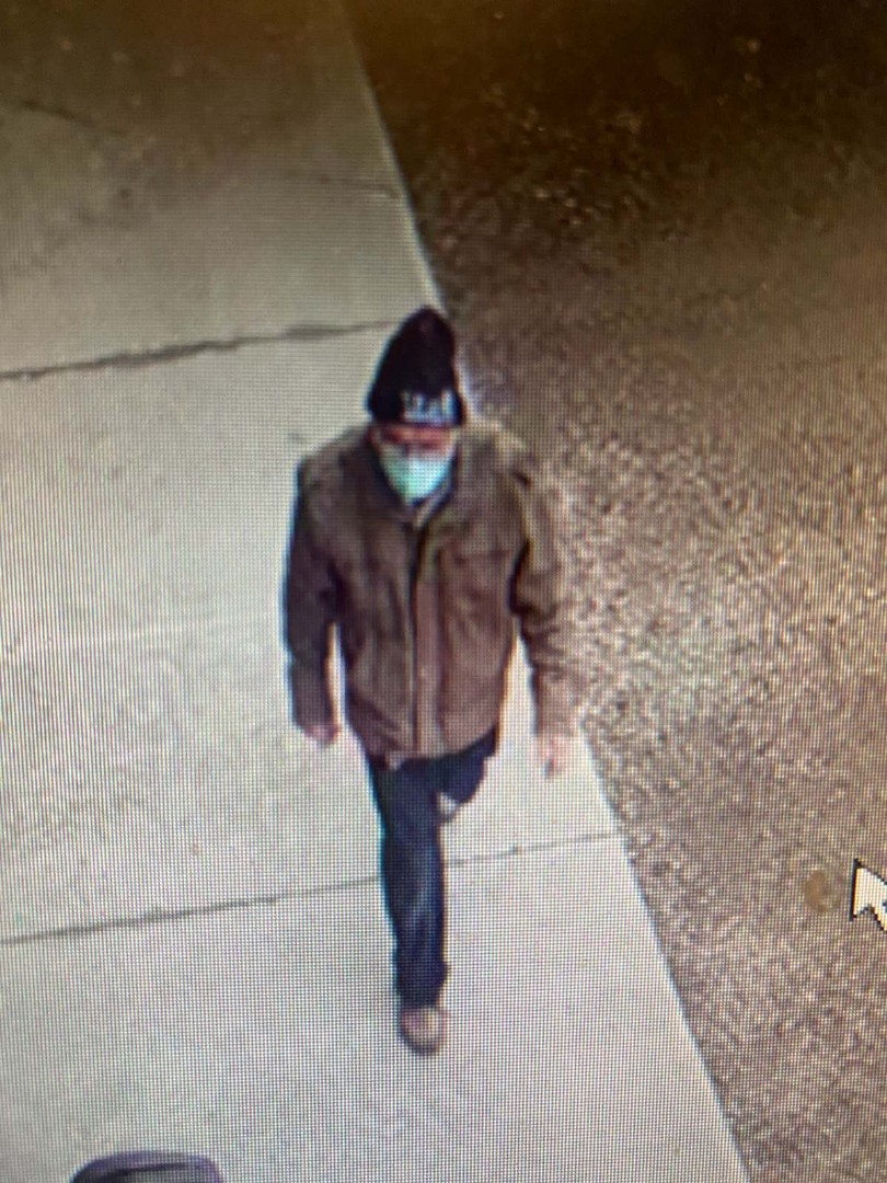 ChiefKnoll's tweet photo. HPS officers are looking to identify this suspicious male who was captured on surveillance video trying rear doors of closed commercial businesses in the Industrial Park this afternoon. If you see this male please contact HPS immediately with a direction of travel. https://t.co/B75NQu4ZRB