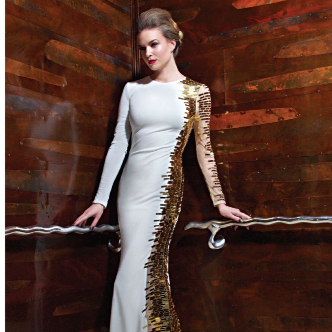 jamesmoritz's tweet image. sequins contrast this white gown beautifully to create and elegant and stylish look. 

#Atfluence #cryptocouture #Wearables  #Jamesmoritz #holidays #holidaystyle #NFTs #superpopdrop