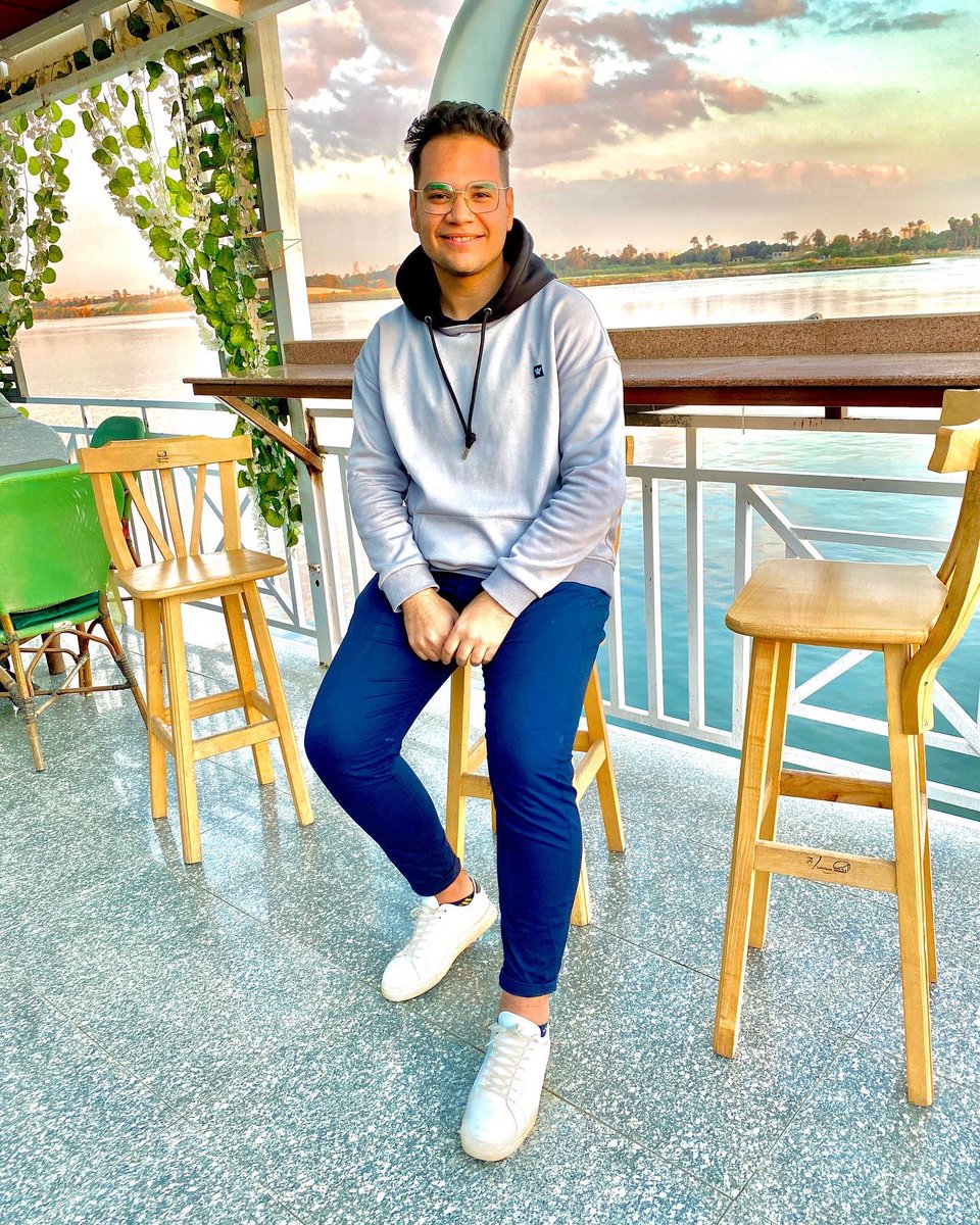 abdulrhman_mo74's tweet photo. Do whatever makes you happy, the days aren’t coming back..🖤 https://t.co/CZpoeJTJKj