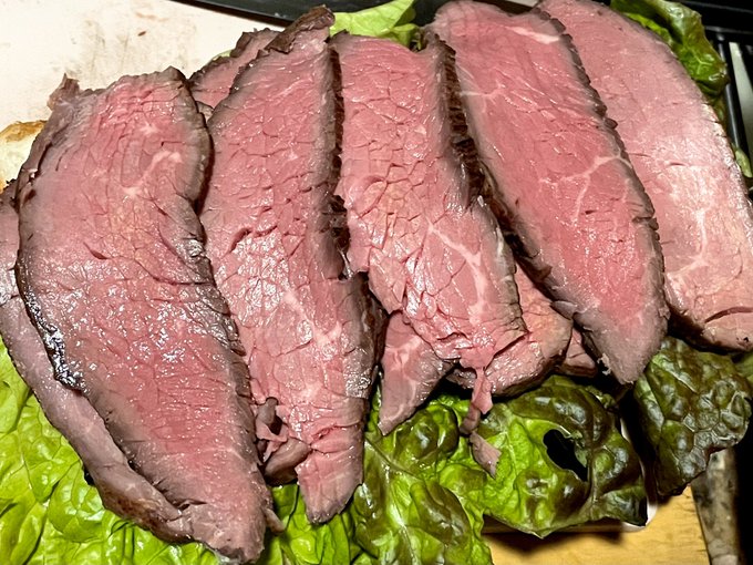 朝ごはんはローストビーフをこうして…こうじゃ! 