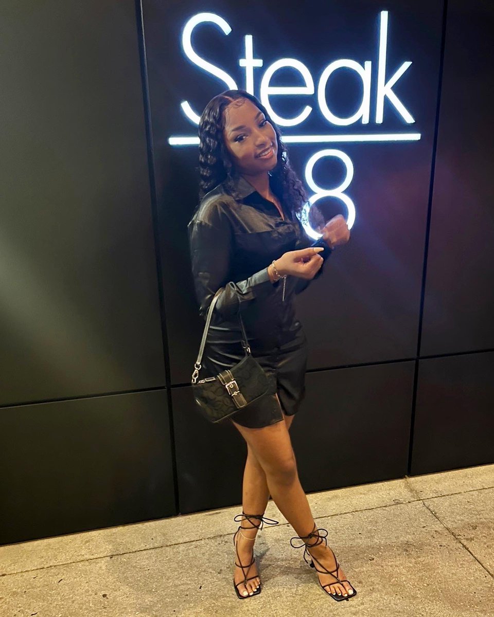 she__tho's tweet photo. The Category is Class✨ https://t.co/SYTixTPPIu