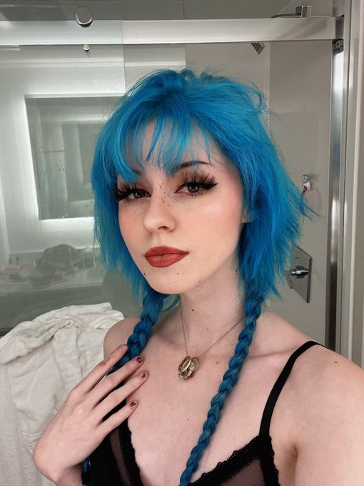 Pop Face’s pics and videos