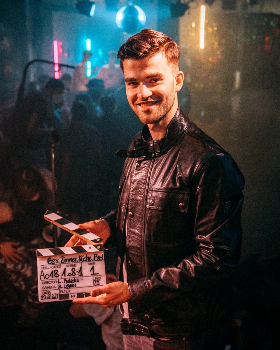 PMoelleken's tweet photo. #SZKB – #SexZimmerKücheBad.
Jetzt auf @Amazon @PrimeVideoDE!
Willkommen in der abgefahrensten WG Deutschlands… 💥
⇨ https://t.co/toDEXM3eSz
––––––––
@amazonde @primevideo @pantaflix @belstaff
#Amazon #PrimeVideo #PrimeVideoDE #München https://t.co/dgENtu8y01