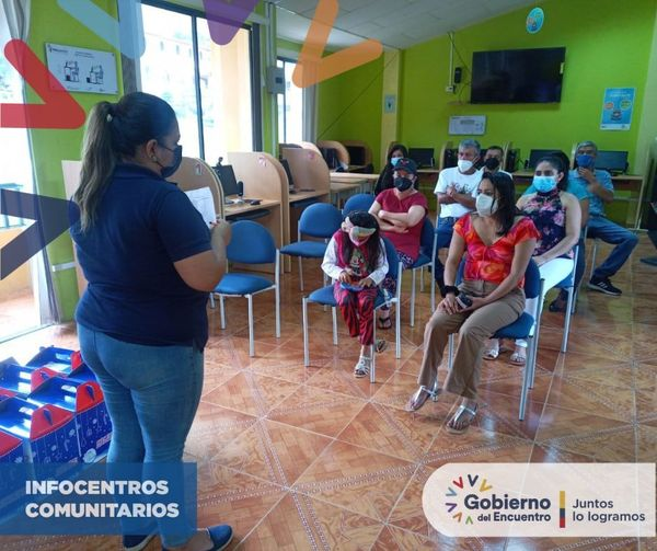 IArcapamba's tweet photo. #ElOro #Informativo Infocentro Arcapamba, apoyando a los eventos en nuestras instalaciones, se realizó el programa proyectos sociales navideño donde se entregó unas canastas navideña a las personas con discapacidad.
#Facilitador #ElGobiernoDelEncuentro 
#JuntosLoLogramos https://t.co/gbtquj0Z83