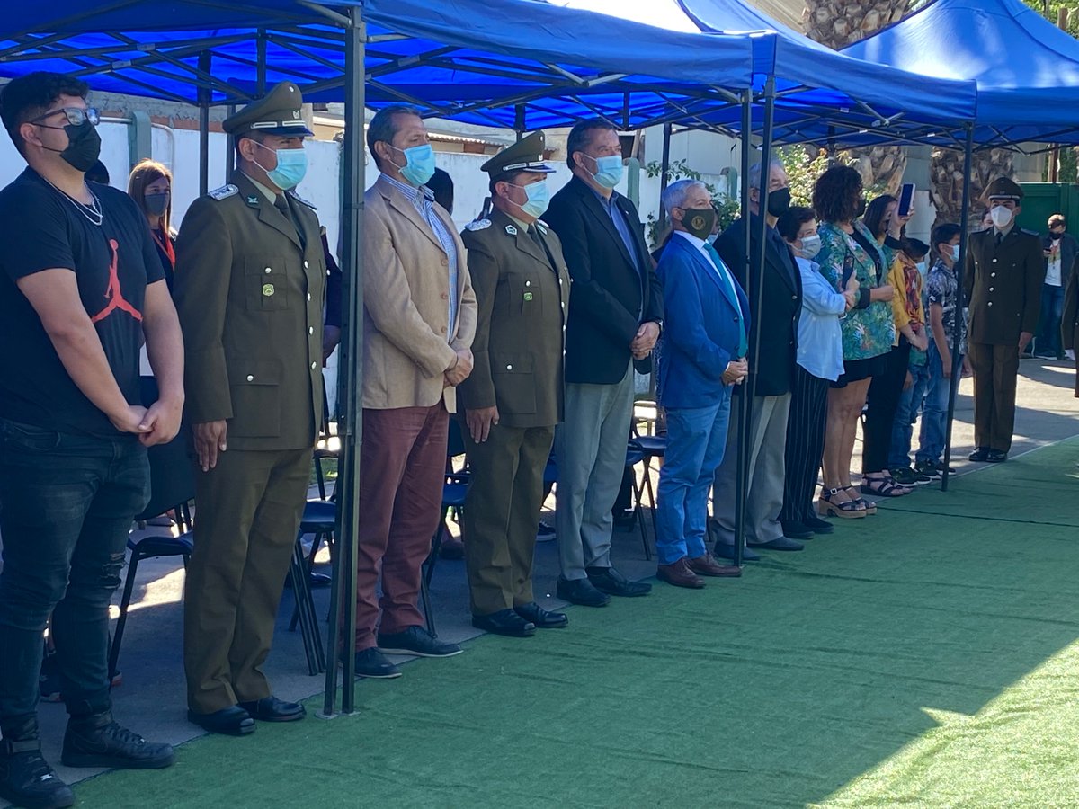 Delegado <a href="/IvanCisternasT/">Iván Cisternas Tapia</a> participó de la ceremonia de ascenso de siete funcionarios de Carabineros de Chile del Retén Las Cruzadas en la comuna de #Quillota. Felicitamos y agradecemos el servicio que prestan a los vecinos de San Pedro.