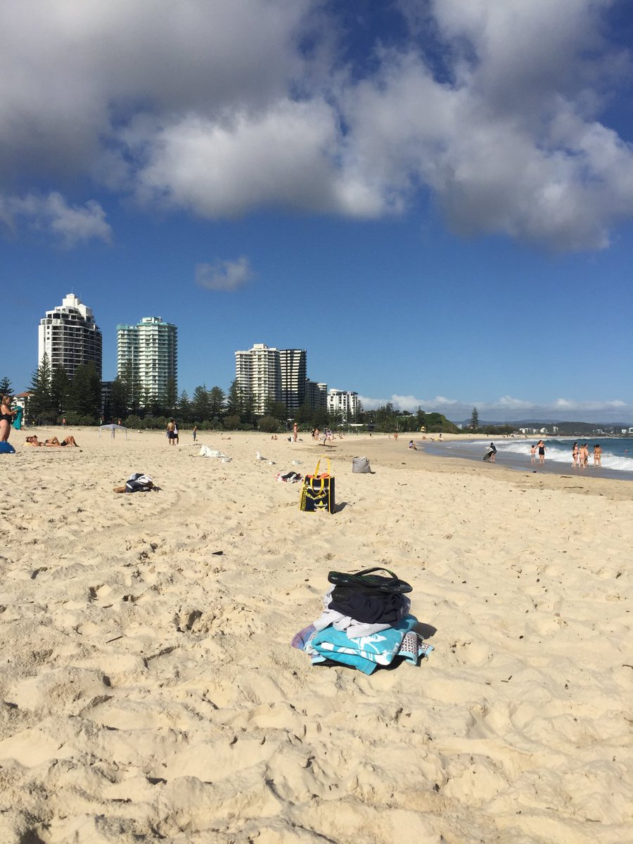 emma_hoppy's tweet photo. Has anyone done a social study of Australian beach etiquette of the distance we politely place our gear from others on the beach? I suggest itโs 2.5m?
#Aussiebeaches #straya โ๏ธ https://t.co/e0Ee9dXHtY