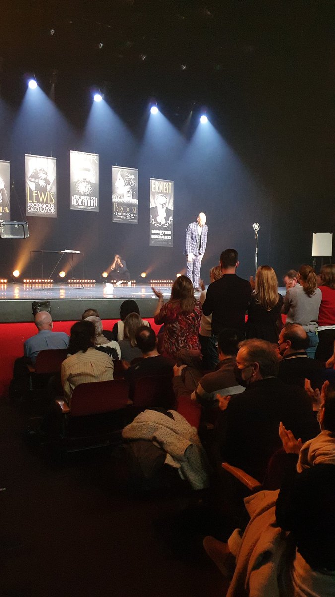Regnault Dylan (@dylan_regnault) on Twitter photo Merci <a href="/ViktorVincentOF/">Viktor Vincent OFFICIEL</a> pour votre spectacle.
En plus de vos expériences, j'ai appris plein de choses sur l'histoire des illusionnistes, etc...
J'en parlerai évidemment à 5 personnes autour de mon globe de connaissances pour ne pas subir la malédiction. Merci <a href="/ViktorVincentOF/">Viktor Vincent OFFICIEL</a> pour votre spectacle.
En plus de vos expériences, j'ai appris plein de choses sur l'histoire des illusionnistes, etc...
J'en parlerai évidemment à 5 personnes autour de mon globe de connaissances pour ne pas subir la malédiction.
