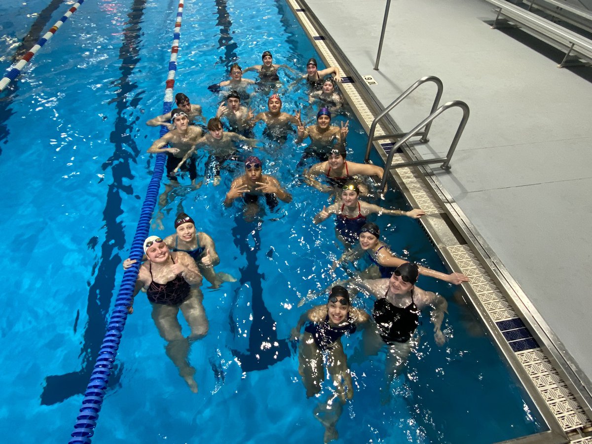 HardingSwimming's tweet photo. Today we did a “T-30,” and idea present by Asst. Coach Pirnstill. 30 min. of nonstop swimming. We were missing a few people, but the effort put forth today by everyone was outstanding!! Some swimming up to 2000 yards! And of course, a couple games of sharks and minnows afterwards https://t.co/b2vH6EU219