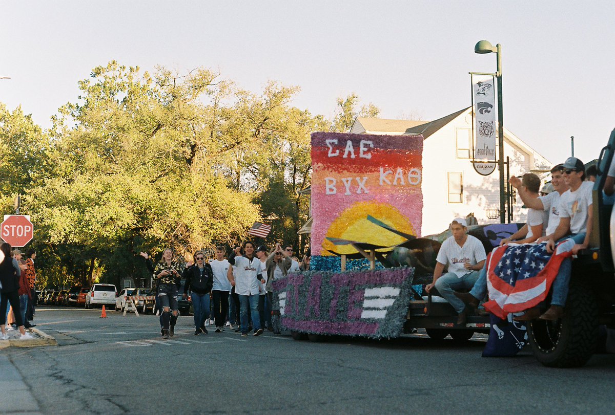 When the #KState Homecoming parade goes right past your place, you gotta go out and shoot some pics.

#BelieveInFilm #KStateFB #KStateSports <a href="/KStateFB/">K-State Football</a> <a href="/KState/">K-State</a> <a href="/KStatePride/">The Pride of Wildcat Land</a>