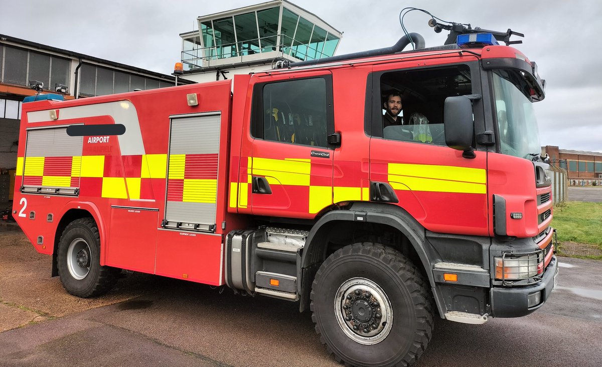 I had some fun at work today 🤭😁 Nothing like a game of orange light blue light👌 #ridesonmichelin #itsgotafreakingcannon <a href="/mantruckbusuk/">MAN Truck & Bus UK</a> <a href="/ScaniaUK/">Scania UK</a>