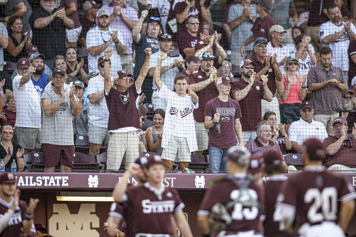 HailStateBB's tweet photo. Looking forward to more scenes like this at The Dude. 

50 days ⏳ https://t.co/O9xprPqHp9