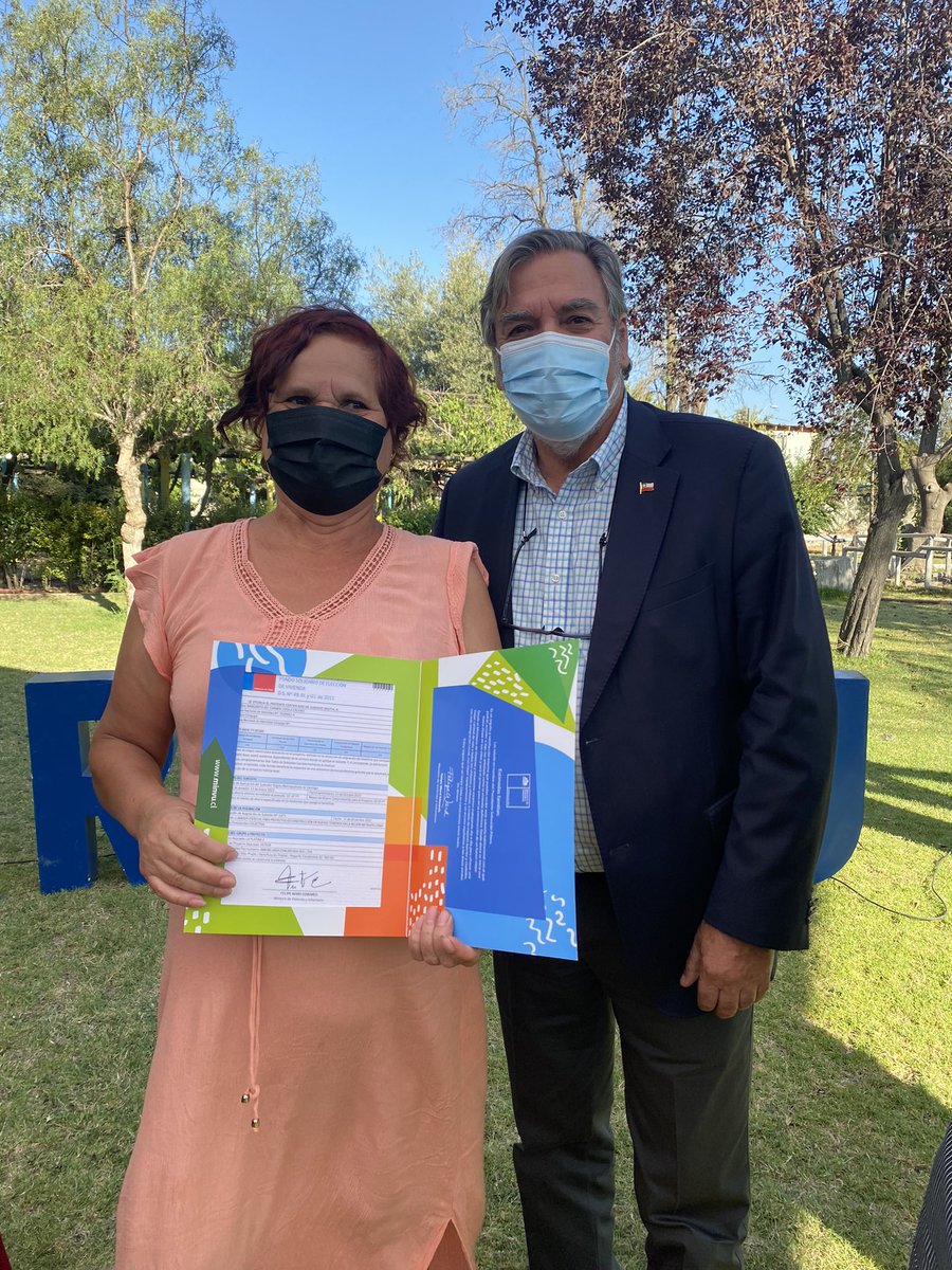 iniachile's tweet photo. ¡Muchas felicidades por este gran paso hacia la casa propia! 

Participando de este gran momento junto a la alcaldesa @ClaudiaPizarro @MuniLaPintana @ServiuRM y Sub. @GuilleRolandoV https://t.co/zH2WFuSHeT