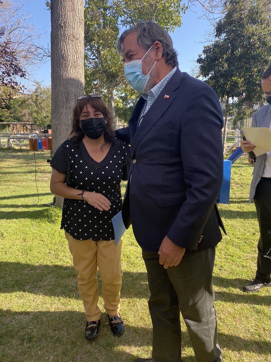 ¡Muchas felicidades por este gran paso hacia la casa propia! 

Participando de este gran momento junto a la alcaldesa <a href="/ClaudiaPizarro/">Claudia Pizarro</a> <a href="/MuniLaPintana/">Municipalidad de La Pintana</a> <a href="/ServiuRM/">Serviu Metropolitano</a> y Sub. <a href="/GuilleRolandoV/">Guillermo Rolando</a>