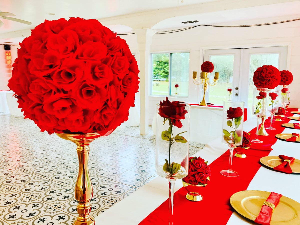 Georgia Palms &amp; Gardens also offer beautiful decorative options. Visit the venue this holiday season ❤️

#venue #decoration #decor #weddingphotography #engaged