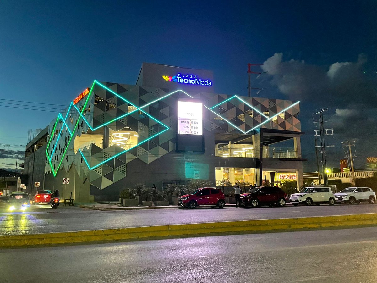 PlazaTecnoModa's tweet photo. Así se vio Plaza Tecnomoda en su Pre-Apertura el fin de semana pasado! https://t.co/YMsYUXtcZM