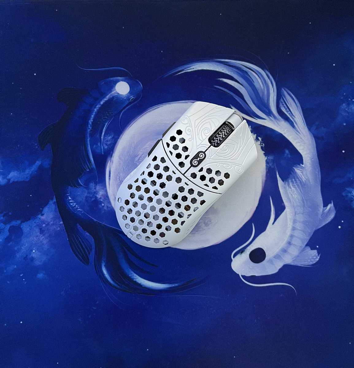 _kitroi's tweet photo. The yin and yang of mouses @finalmouse https://t.co/lojMtCe6xj