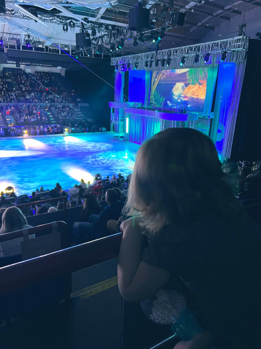 BybeeBito's tweet photo. Loving #DisneyOnIce!! #Syracuse https://t.co/PuBfGYSq4m