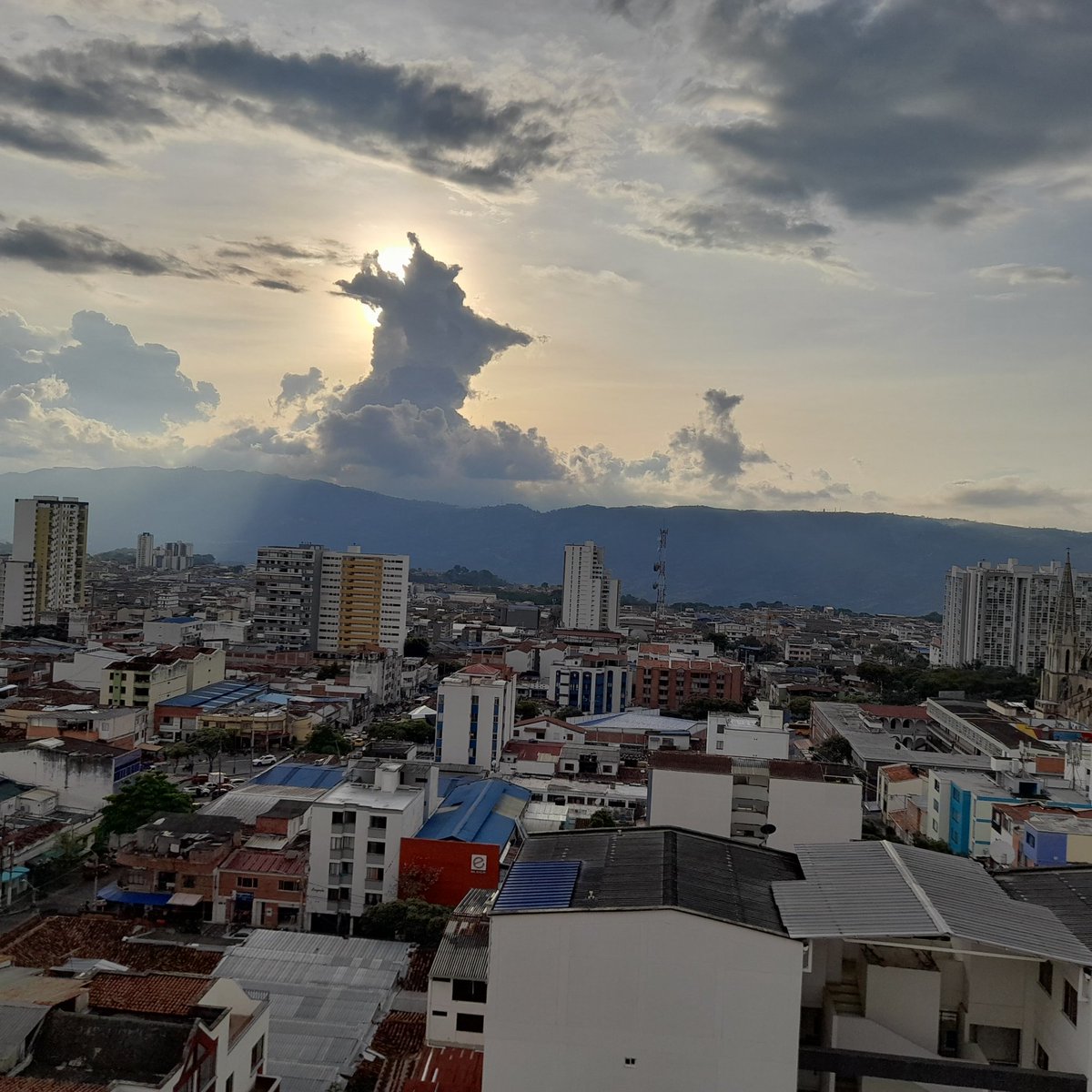 Buenas tardes #Bucaramanga la bonita hermoso cielo