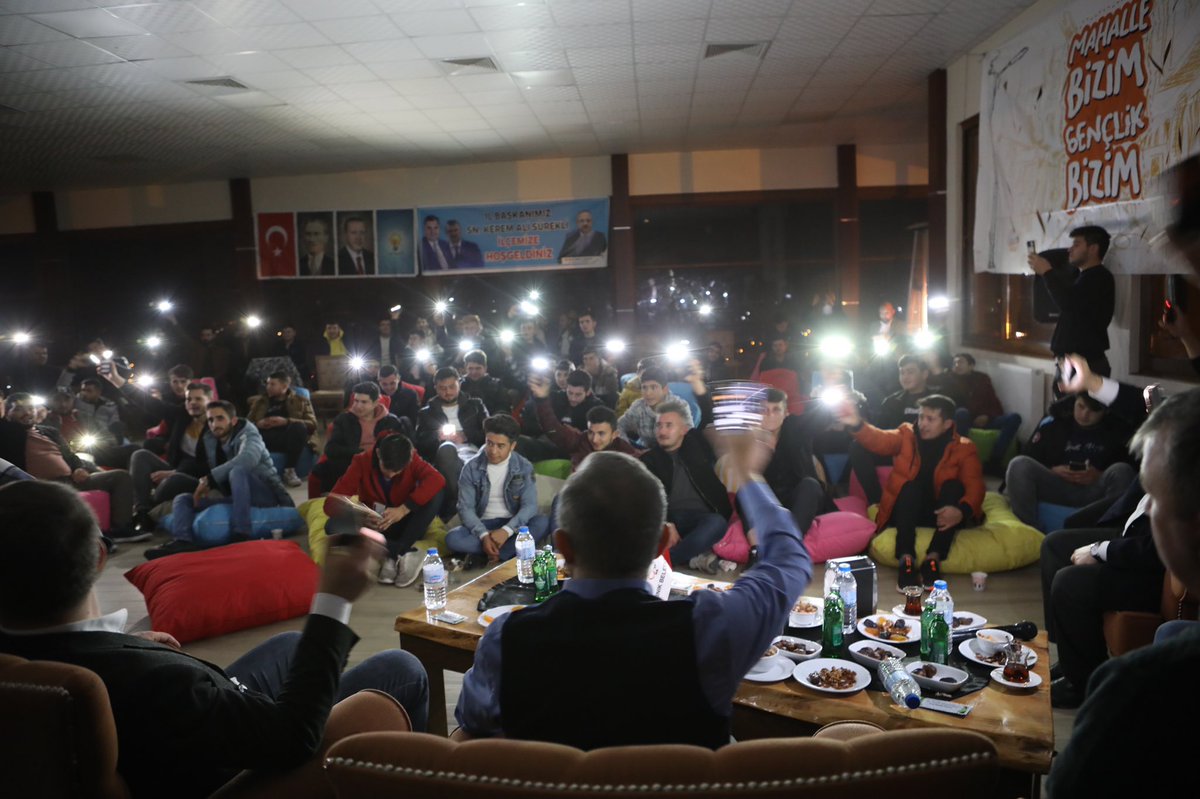 RecepTayyipTs's tweet photo. İl Başkanımız @KSurekli ile birlikte Kınık İlçemizde genç kardeşlerimiz ile bir araya geldik. 

Delez Yaşam Vadisi, AK Parti’nin sosyal belediyecilik anlayışının güzel bir örneği.

Gençlerimiz böyle güzel mekânları ve ilgiyi hak ediyorlar.  @drdogruer 

#Hedef2023 https://t.co/3gqjaMn2BF